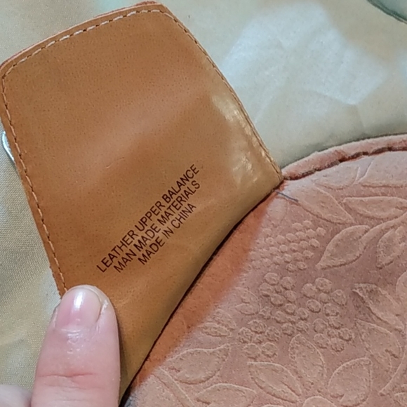 Women's Size 7 Born Concept Sandals - Picture 3 of 5